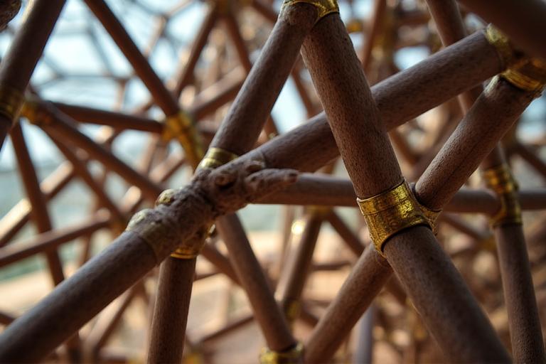 ジオデシック・ドームの幾何学的な構造美